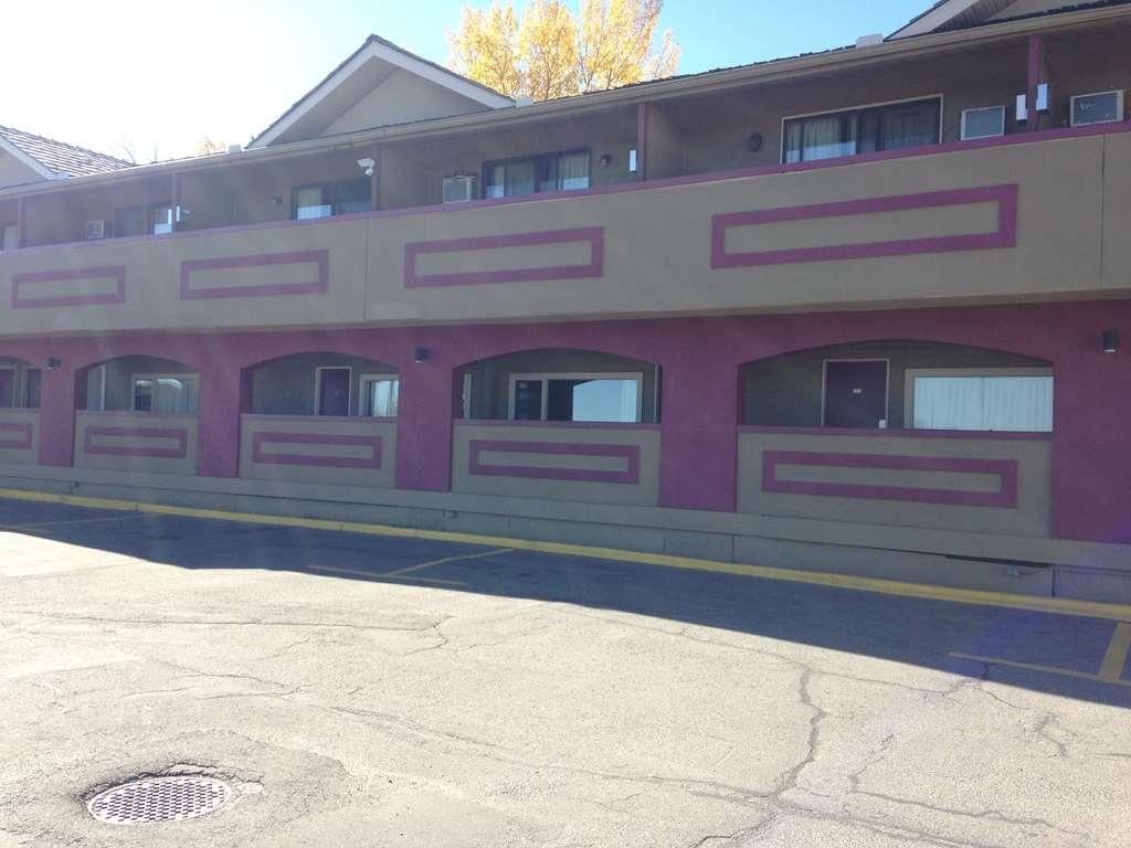 Canadas Best Value Inn Chinook Station Calgary Bagian luar foto