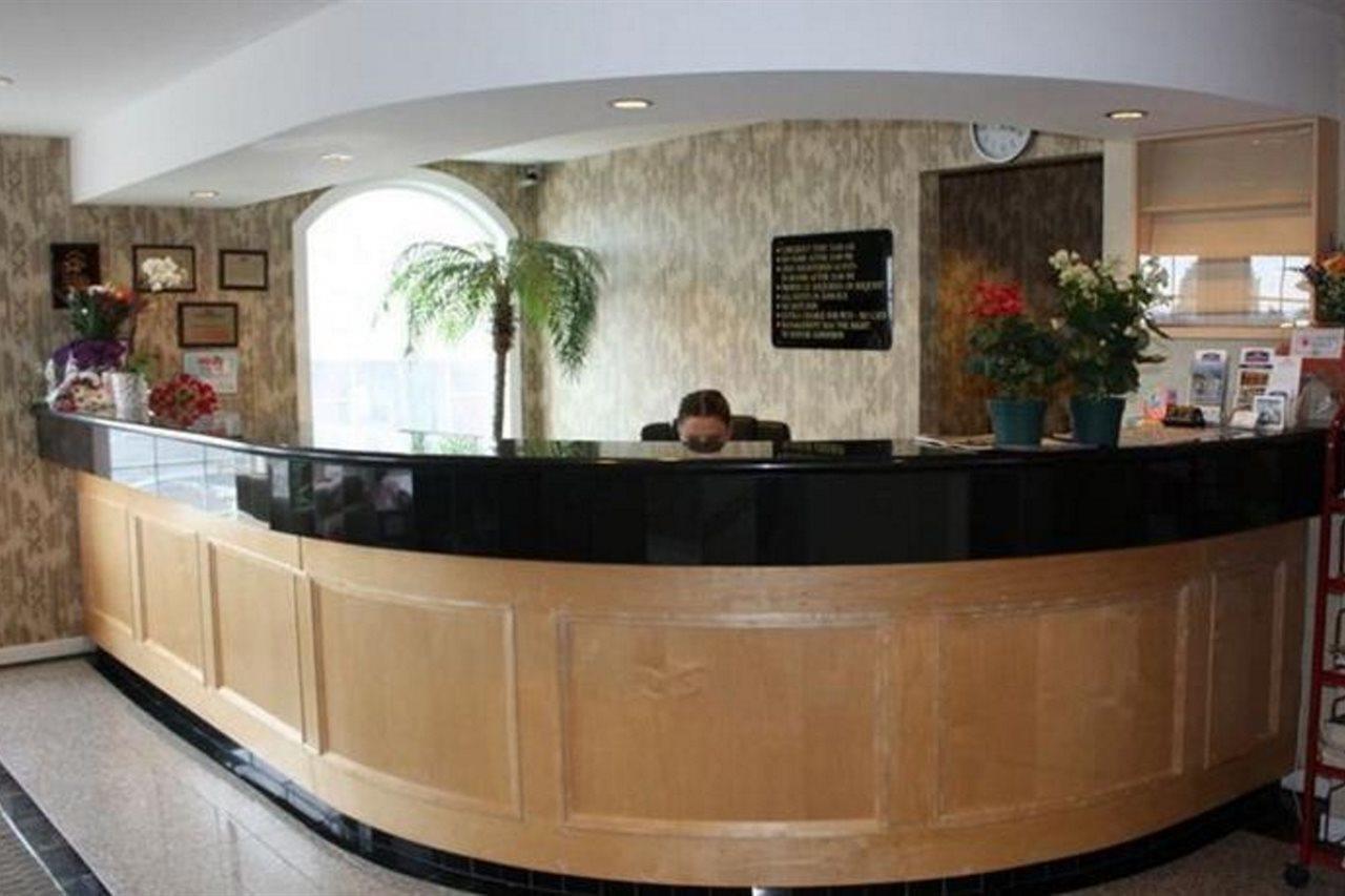 Canadas Best Value Inn Chinook Station Calgary Bagian luar foto