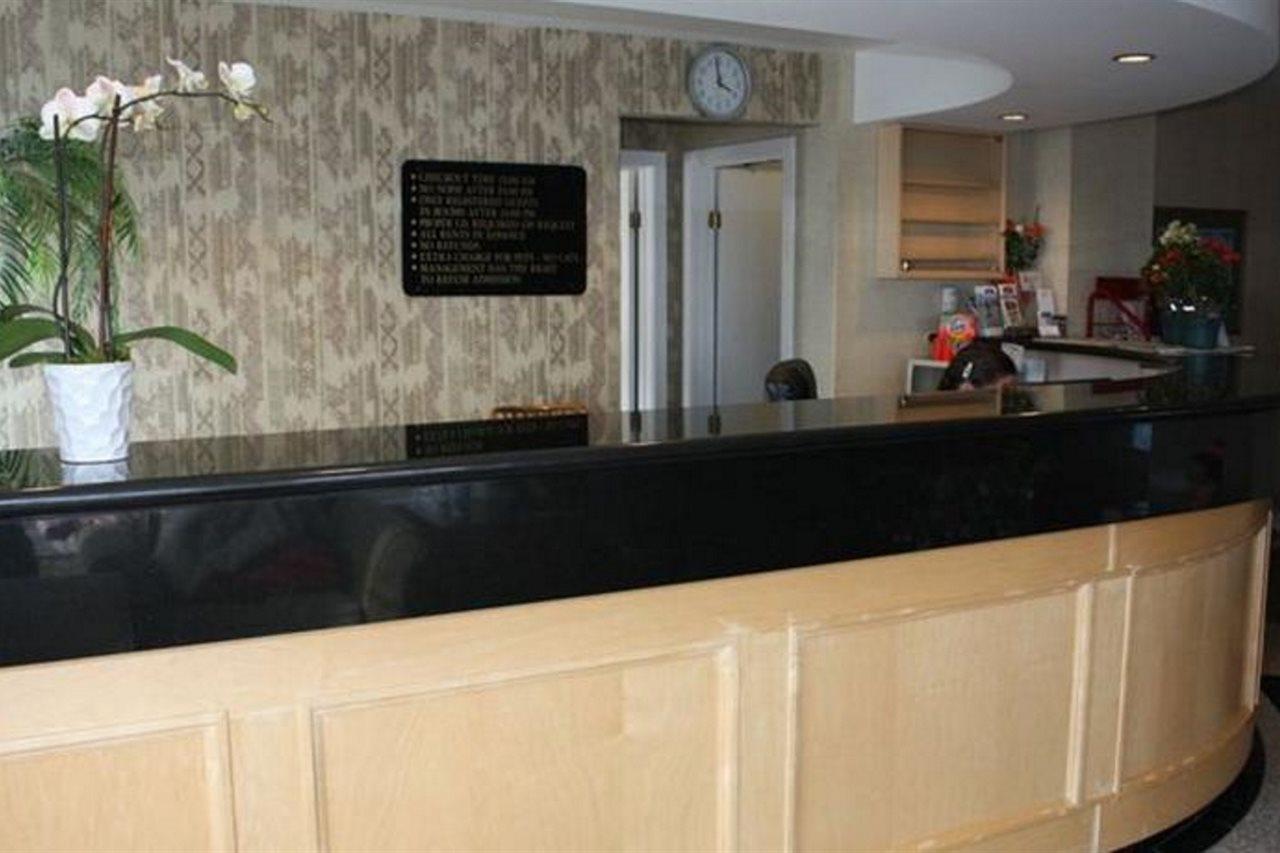 Canadas Best Value Inn Chinook Station Calgary Bagian luar foto