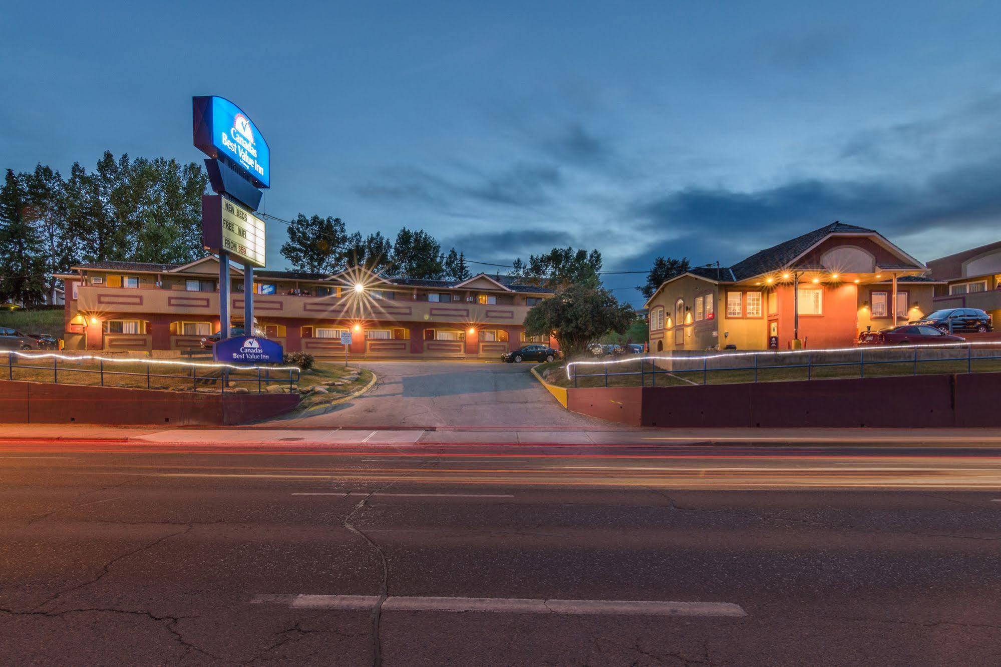 Canadas Best Value Inn Chinook Station Calgary Bagian luar foto