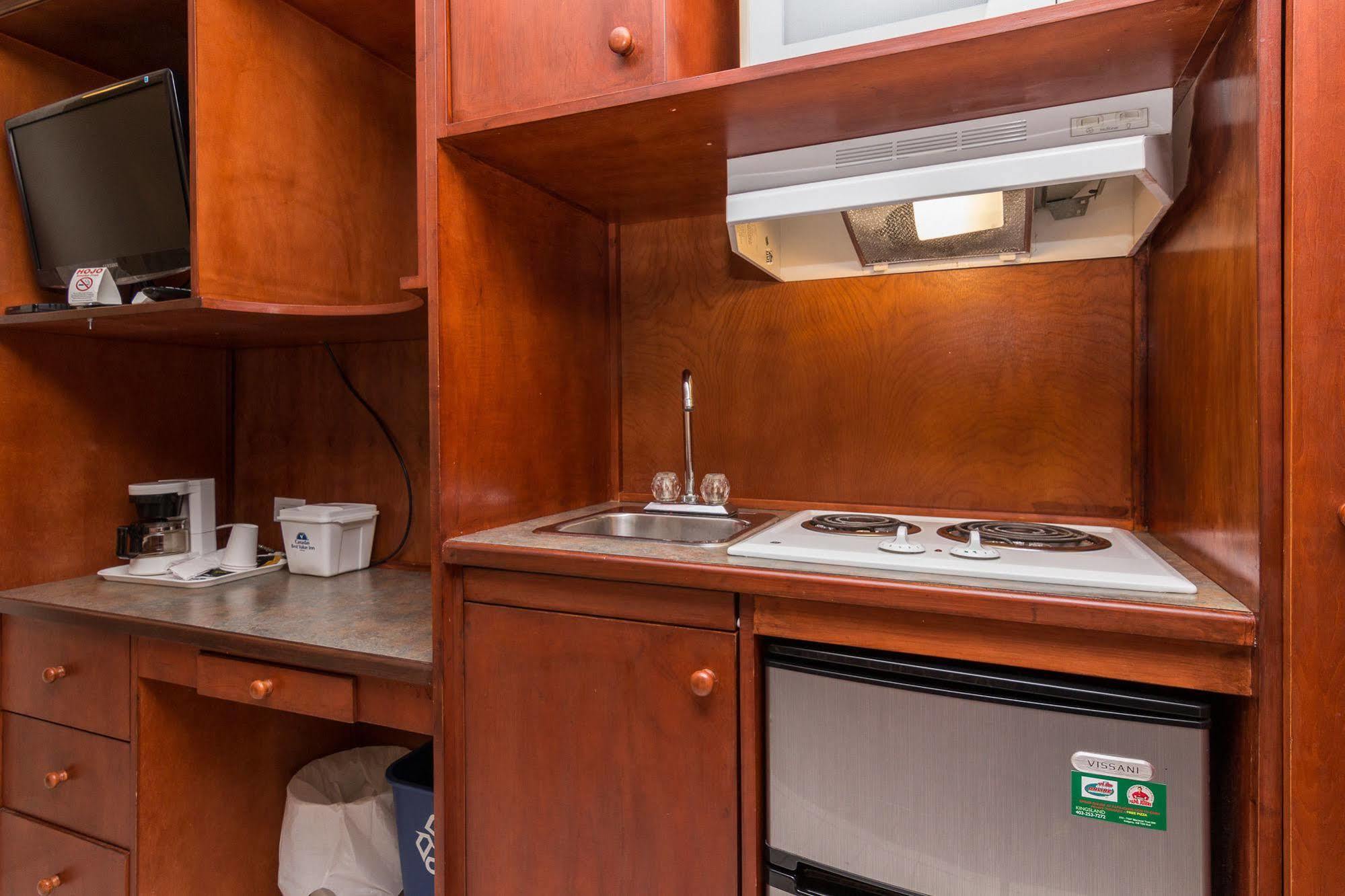 Canadas Best Value Inn Chinook Station Calgary Bagian luar foto