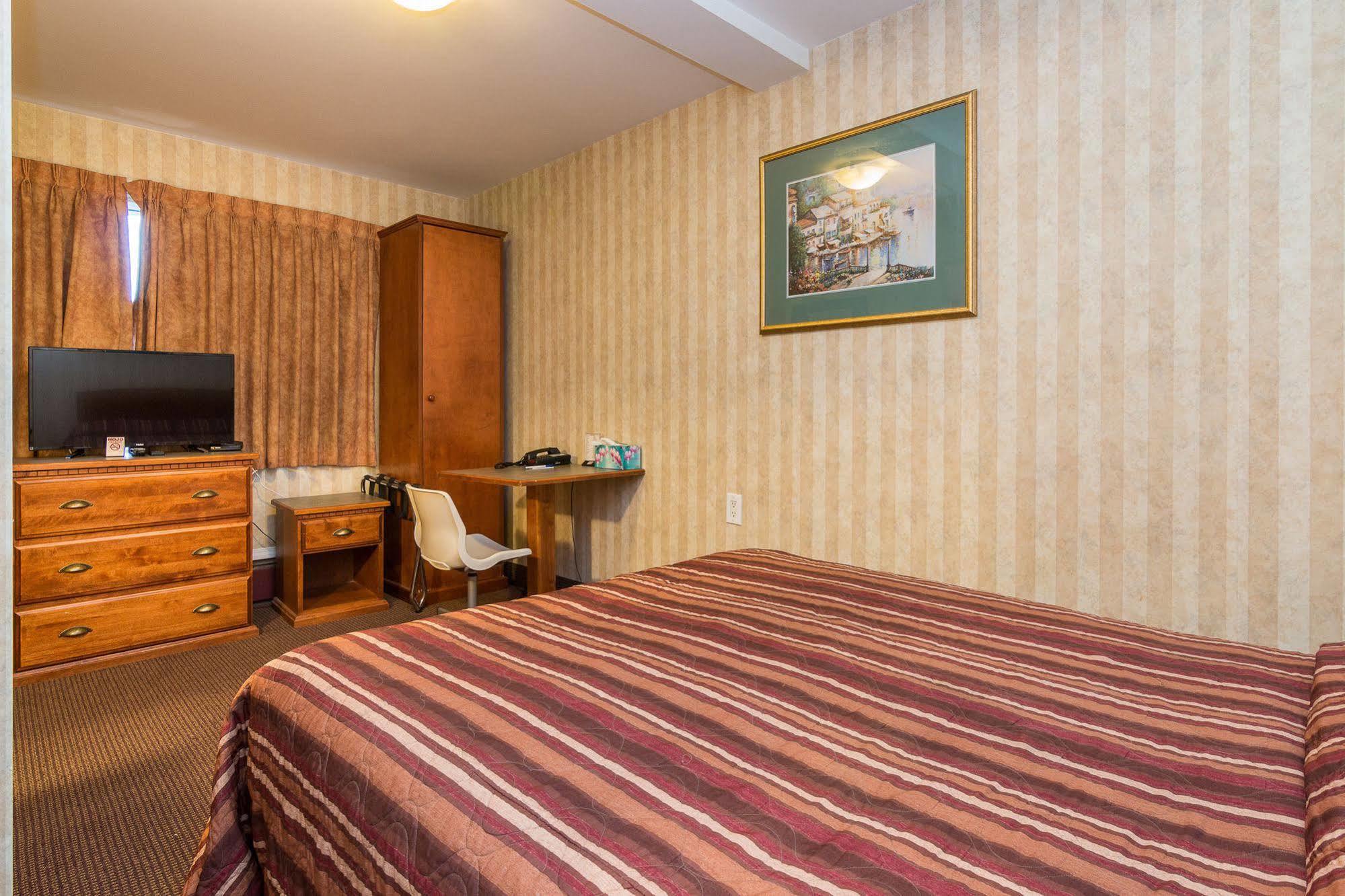 Canadas Best Value Inn Chinook Station Calgary Bagian luar foto
