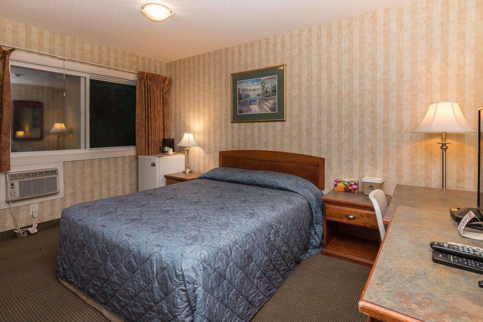 Canadas Best Value Inn Chinook Station Calgary Bagian luar foto