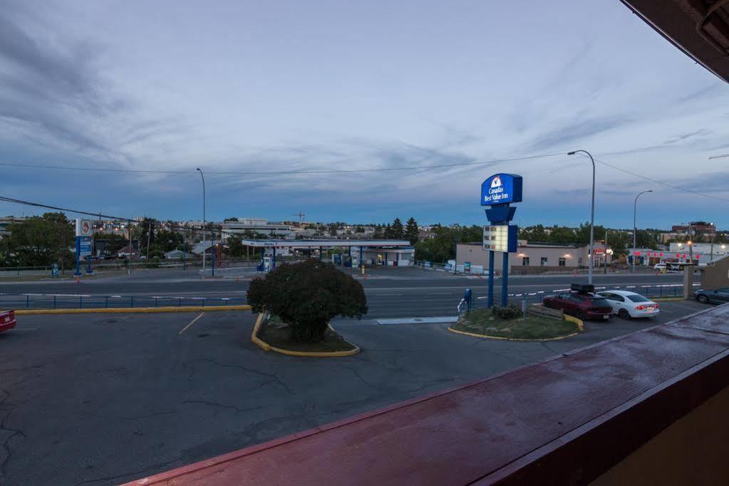 Canadas Best Value Inn Chinook Station Calgary Bagian luar foto