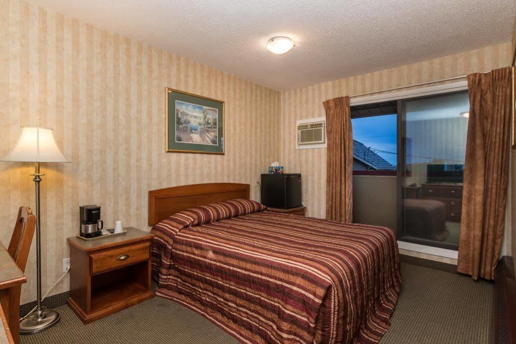 Canadas Best Value Inn Chinook Station Calgary Bagian luar foto