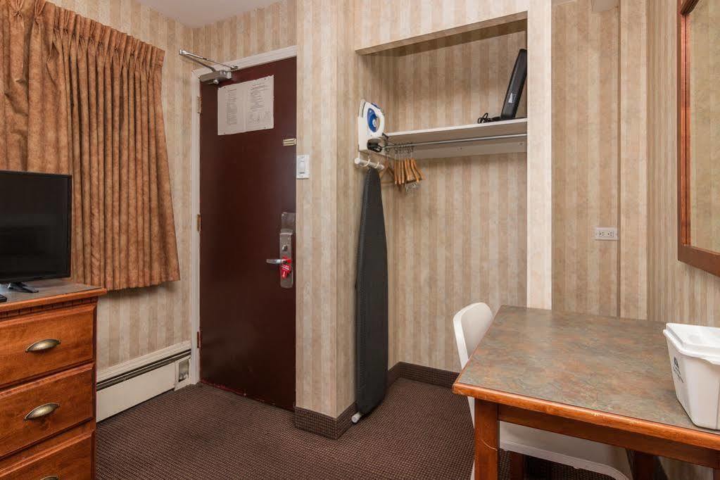 Canadas Best Value Inn Chinook Station Calgary Bagian luar foto