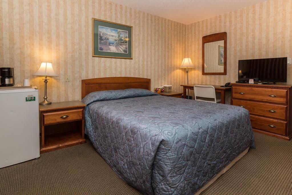 Canadas Best Value Inn Chinook Station Calgary Bagian luar foto