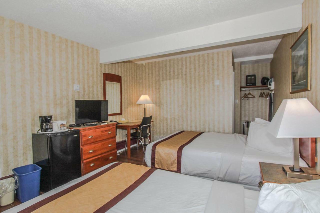 Canadas Best Value Inn Chinook Station Calgary Bagian luar foto