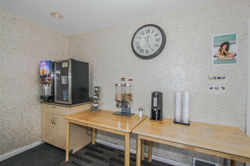 Canadas Best Value Inn Chinook Station Calgary Bagian luar foto